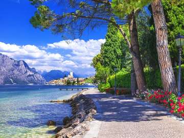 Lake Garda jigsaw puzzle online