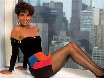 Halle Berry, Nothing Personal (1991) jigsaw puzzle online